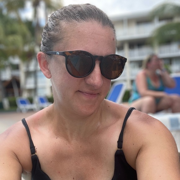 Meet your Posher, Cristina - Picture 1 of 1